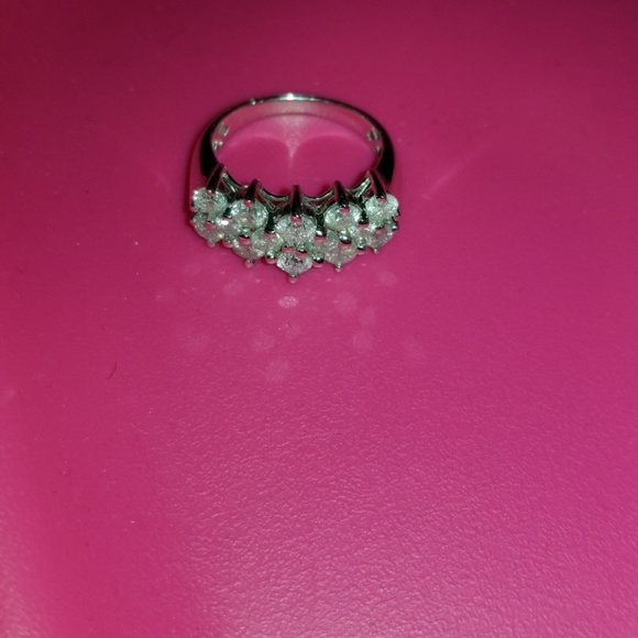 NWOT 2 ct tw diamond cluster band - Picture 4 of 4